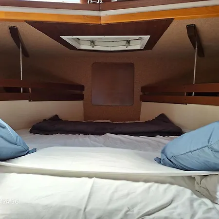 Botel Le Bateau