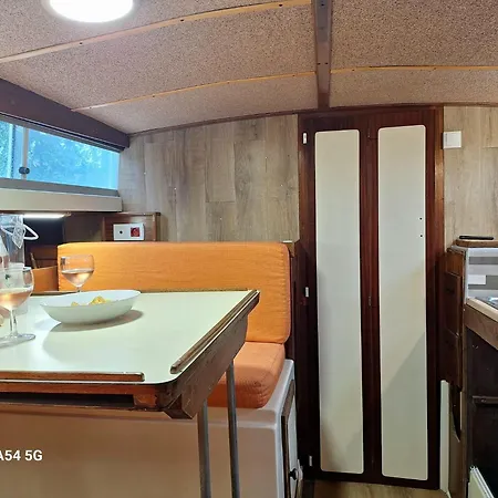 Le Bateau Botel Perpignan